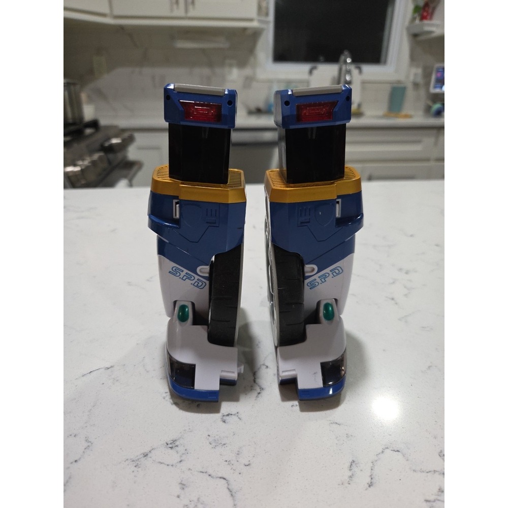 Power Rangers S.P.D. DX Omegamax Cycle legs